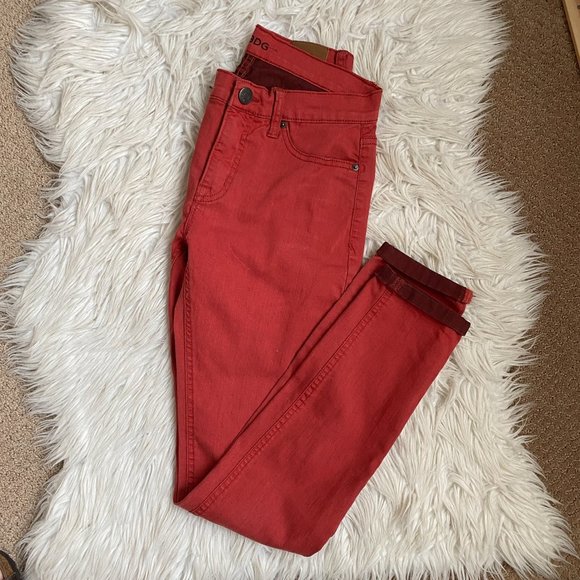BDG Womens Red Mid Rise Twig Ankle Skinny Jeans 27 - Picture 2 of 6